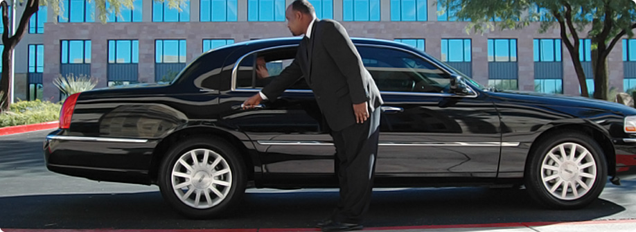 Why You Should Book Toronto Airport Limo Prior To Your Travel